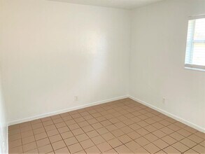 1500 SW 5th Pl in Fort Lauderdale, FL - Foto de edificio - Building Photo