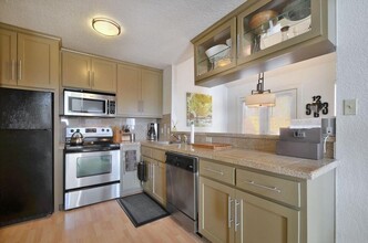 1302 Danbury Square in Austin, TX - Building Photo - Building Photo