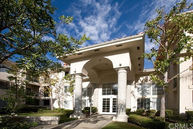 435 S Anaheim Hills Rd in Anaheim, CA - Building Photo