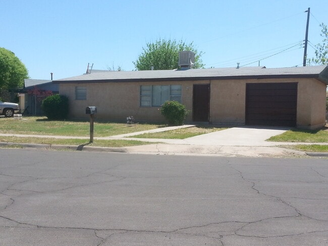 property at 2901 W Fruitland Dr