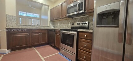 1078 SW 158th Way in Pembroke Pines, FL - Building Photo - Building Photo