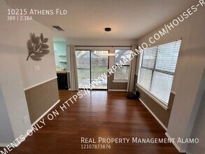 10215 Athens Fld Dr in San Antonio, TX - Building Photo - Building Photo