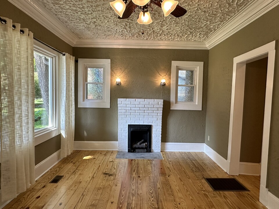 371 Old Hendersonville Highway, Unit A in Brevard, NC - Building Photo