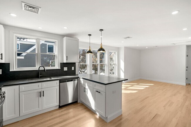 55 Dustin St in Boston, MA - Building Photo - Building Photo