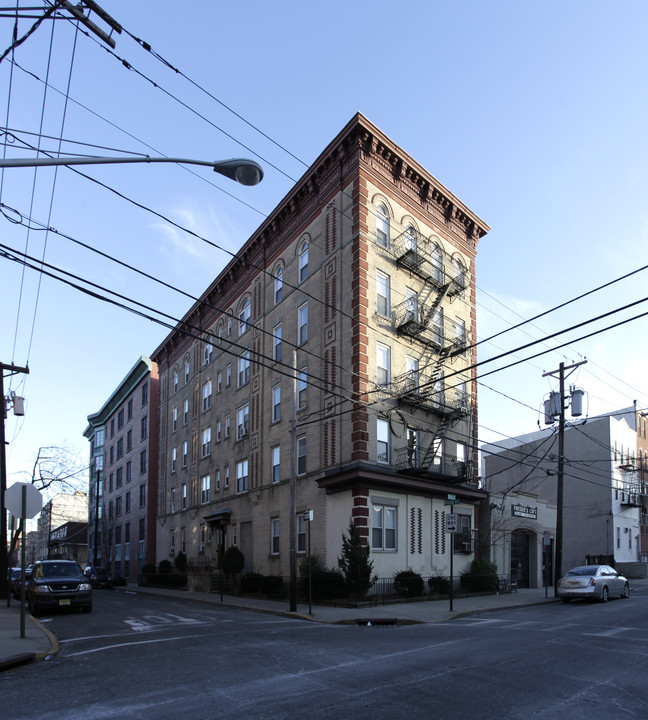 533 Monroe St in Hoboken, NJ - Building Photo