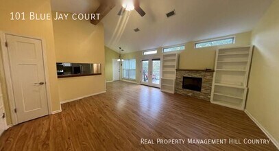 101 Blue Jay Ct in Boerne, TX - Building Photo - Building Photo
