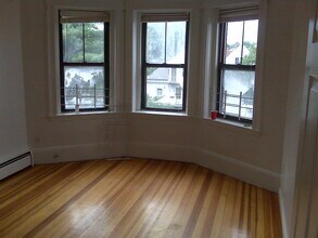 38 Salem St, Unit 10 in Salem, MA - Building Photo - Building Photo