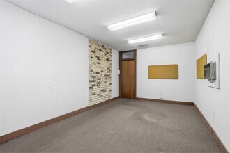 2320 Meadow Crest in Irving, TX - Building Photo - Building Photo