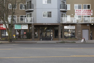 San Marino in Seattle, WA - Foto de edificio - Building Photo