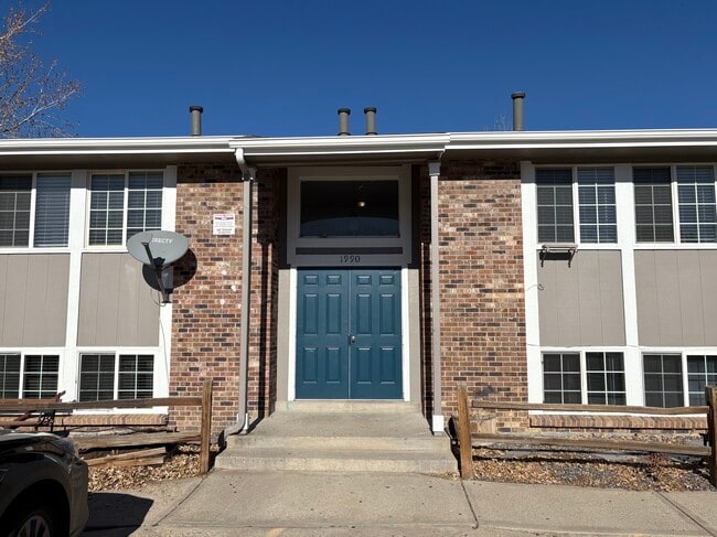 1990 Eagle St, Unit 4