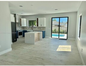 8880 SW 126th Terrace in Miami, FL - Building Photo - Building Photo