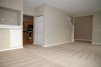 1805 Pontarelli Ct in Aurora, IL - Building Photo - Building Photo