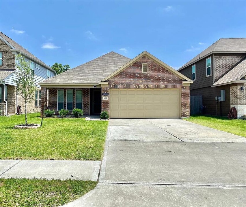 16397 Olive Sparrow Dr in Conroe, TX - Building Photo