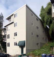 Townview Apartments in Seattle, WA - Building Photo - Building Photo