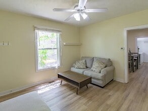 637 Prospect Ave NE in Grand Rapids, MI - Foto de edificio - Building Photo