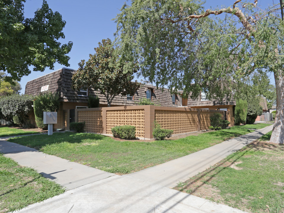 3397 E Fairmont Ave in Fresno, CA - Building Photo