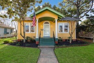 4823 Fannin Dr in Galveston, TX - Building Photo