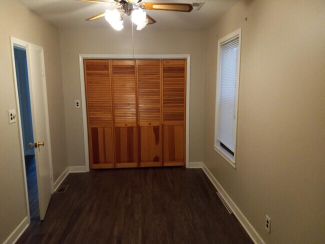 3043 N Elbridge Ave in Chicago, IL - Building Photo - Building Photo