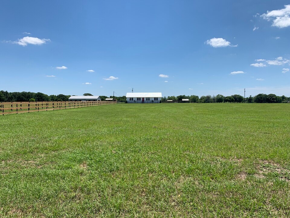 21508 Keene Rd in Wimauma, FL - Building Photo