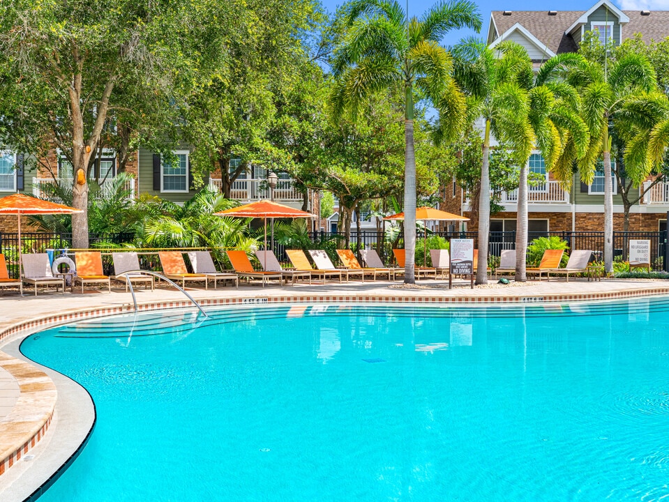 Cortland Lakecrest in Tampa, FL - Foto de edificio