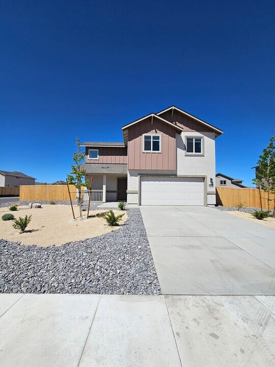 3740 Payton Way in Fernley, NV - Building Photo