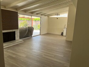 19336 Lanark St in Los Angeles, CA - Building Photo - Building Photo