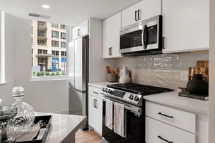 Cortland Pentagon City in Arlington, VA - Building Photo