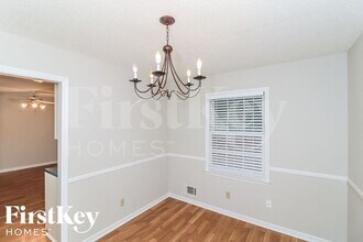 1570 Sprayberry Dr in Marietta, GA - Foto de edificio - Building Photo