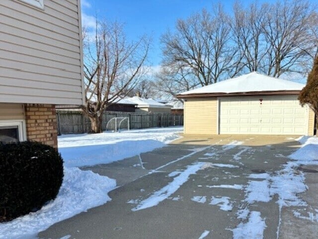 7642 W 92nd Pl in Hickory Hills, IL - Building Photo - Building Photo