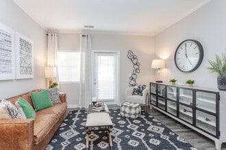 The Summit on 401 in Fayetteville, NC - Foto de edificio - Interior Photo