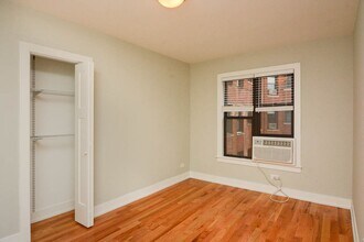 2915 N Mildred Ave, Unit J03W in Chicago, IL - Building Photo - Building Photo