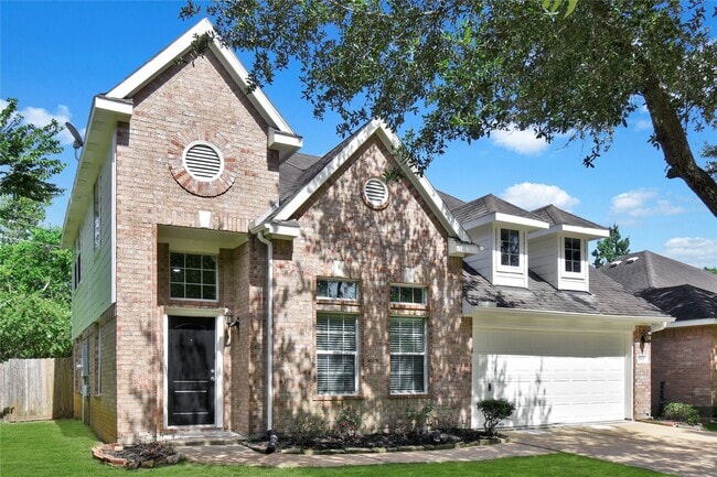 5601 Savannah Woods Ln