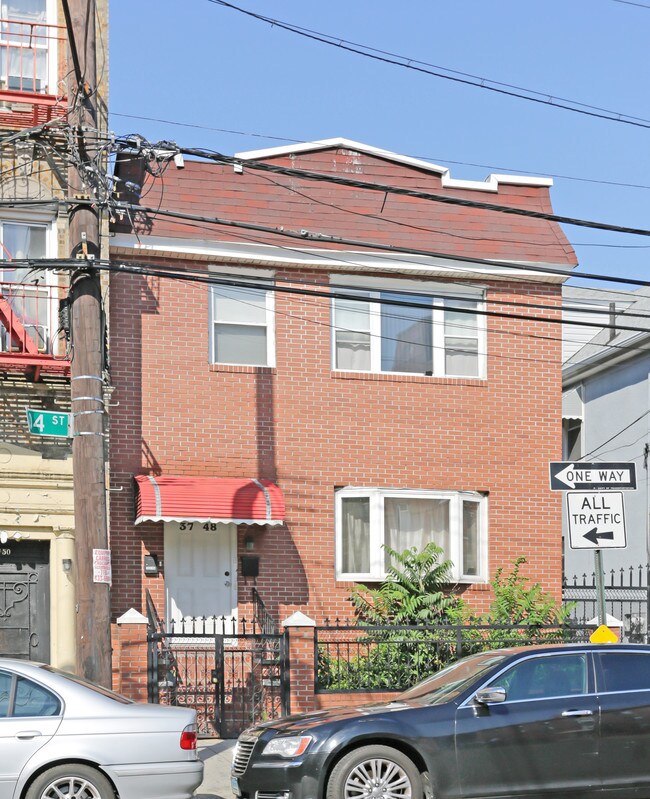 3748 104th St in Corona, NY - Building Photo - Building Photo