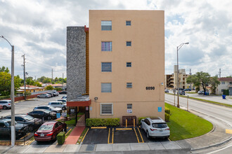 Flagler Sixty Condominiums in Miami, FL - Building Photo - Building Photo