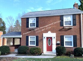 8660 Winchester Dr in Pittsburgh, PA - Building Photo