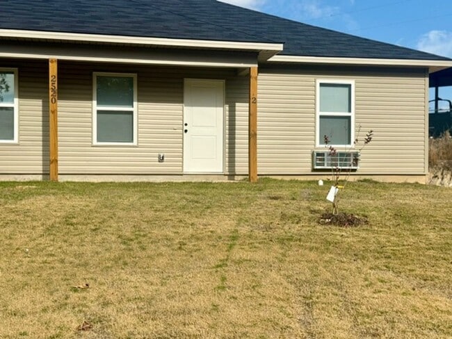 2520 Hurricane Lake Rd in Benton, AR - Foto de edificio - Building Photo