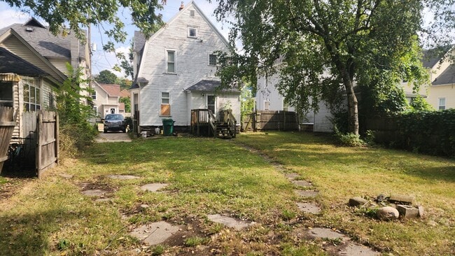 1329 Lafayette Ave NE in Grand Rapids, MI - Building Photo - Building Photo
