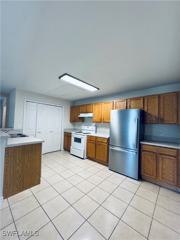 property at 2435 Lantana Ave S