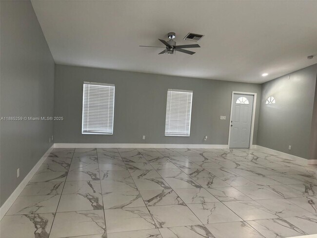 1517 Meadow Rd in Lehigh Acres, FL - Building Photo - Building Photo