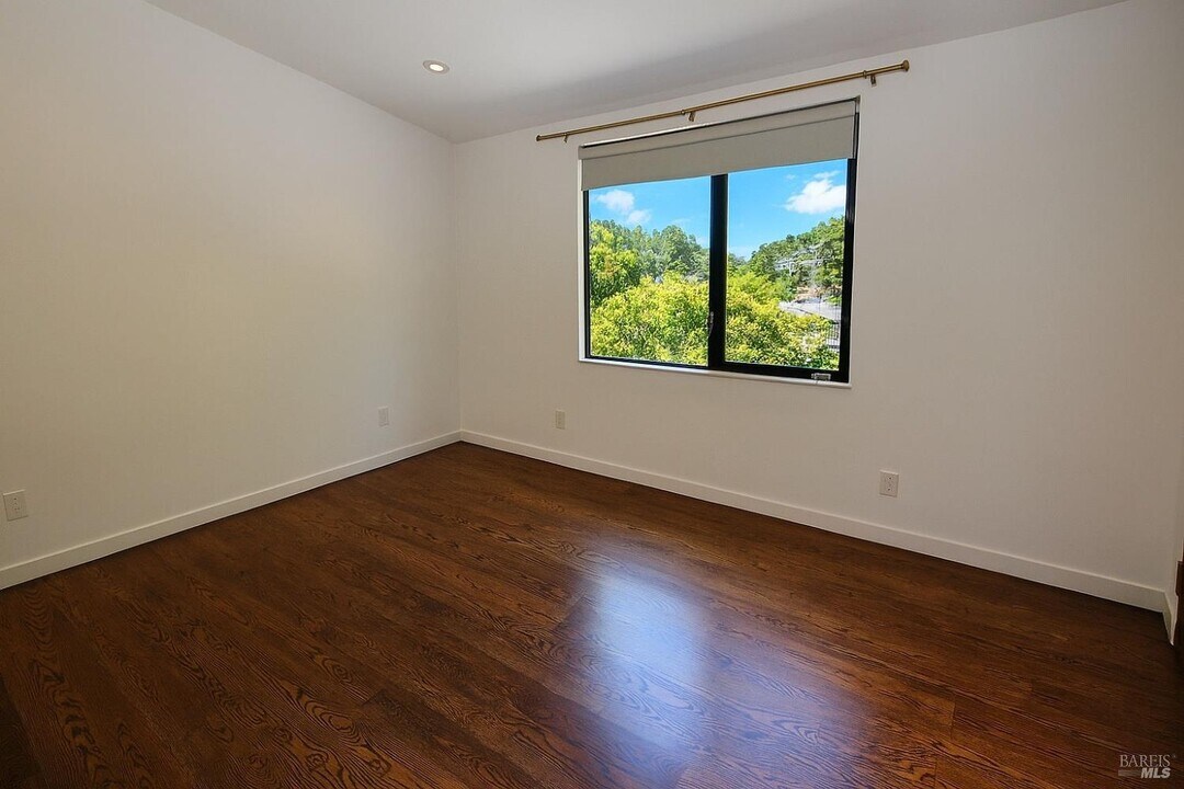 19 Bayview Terrace in Mill Valley, CA - Building Photo