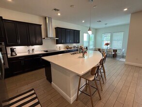 10419 Bissell St in Orlando, FL - Foto de edificio - Building Photo