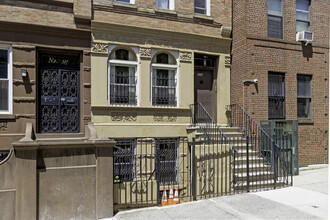 209 Edgecombe Ave in New York, NY - Foto de edificio - Building Photo