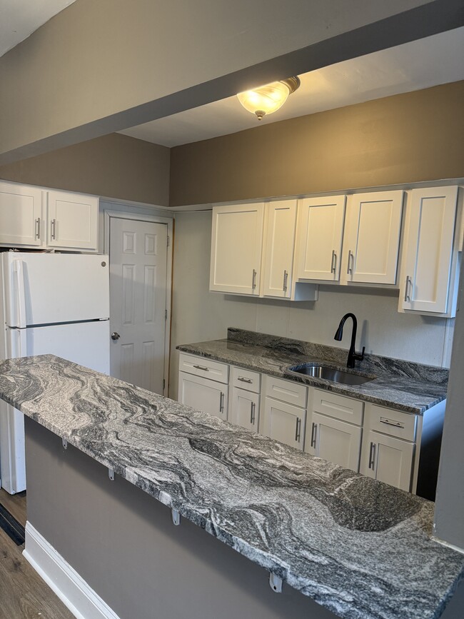 property at 5723 N Woodstock St