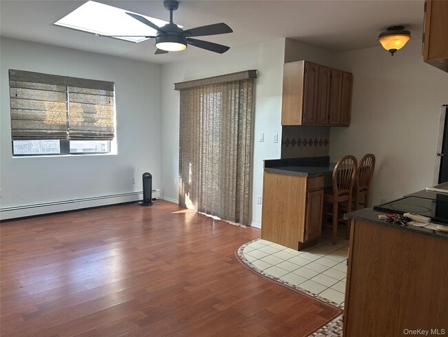 475 W Broadway in Long Beach, NY - Building Photo - Building Photo