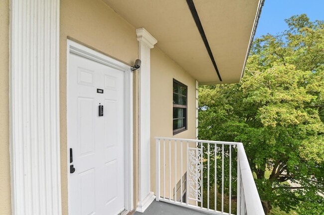 3507 Village Blvd in West Palm Beach, FL - Foto de edificio - Building Photo