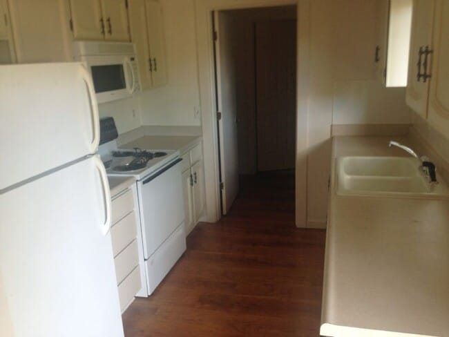 109 S 70th St in Springfield, OR - Building Photo - Building Photo