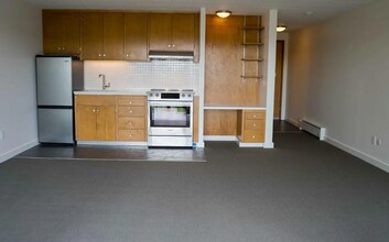 7113 California Ave SW in Seattle, WA - Foto de edificio - Building Photo