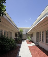 115-119 S Illinois St in Anaheim, CA - Building Photo - Building Photo