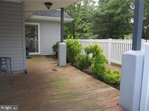1218 Chanticleer in Cherry Hill Township, NJ - Foto de edificio - Building Photo