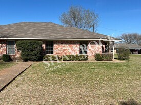 218 Kettler Dr in Robinson, TX - Building Photo